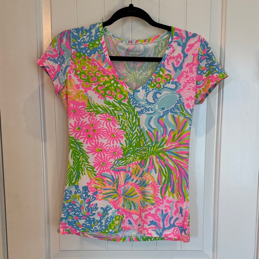 Lilly Pulitzer- V-Neck Floral Print Women's Top - Pink & Green